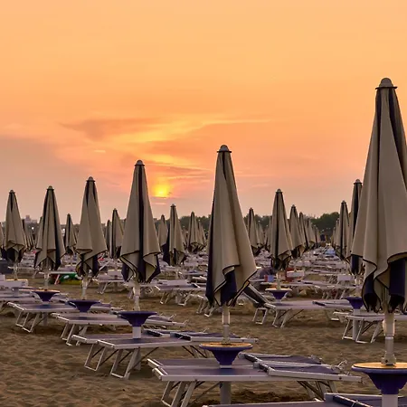 Lovely Beachside Flat With A Luminous Terrace Appartement Bibione
