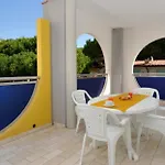Lovely Beachside Flat With A Luminous Terrace Бибионе