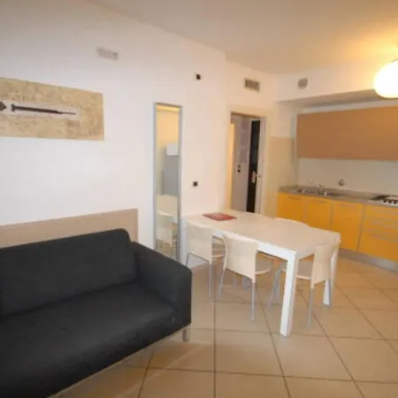 Lovely Beachside Flat With A Luminous Terrace * ביביונה